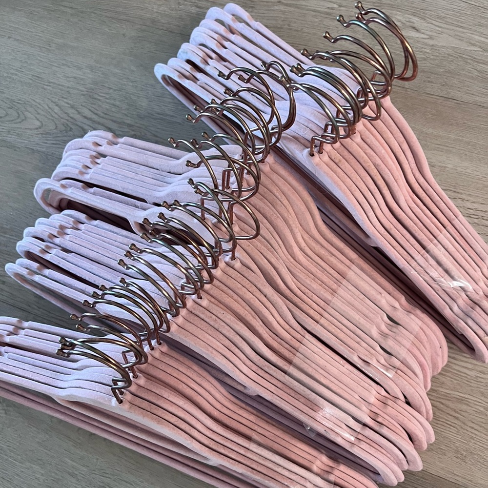 Velvet Clothes Hangers - Pink - Picture 3 of 4